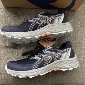Asics Women's Venture 9 Trail Running Sneakers, size 10